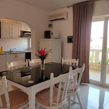 Apartments Milka Vodice Exterior photo