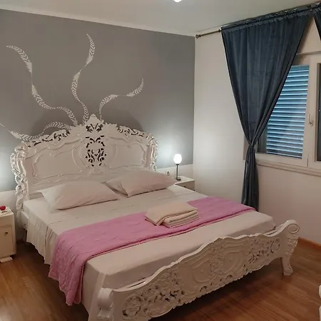 Apartments Milka Vodice Exterior photo